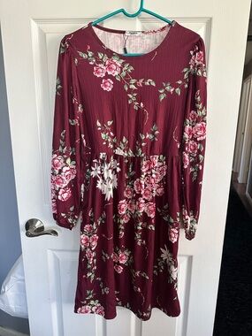 zeagoo Burgundy Floral Scoop Neck Top M